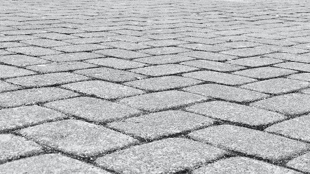 A Comprehensive Guide to Melbourne Granite Paver Installation and Selection